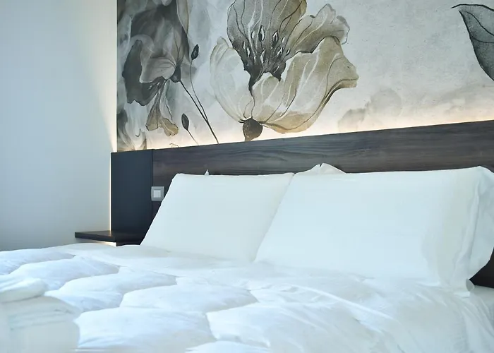 Welc-Om Royal Garden Luxury Rooms